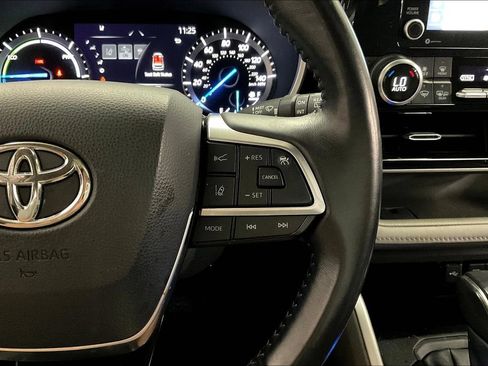 Used 2021 Toyota Highlander XLE image 21