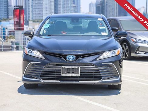Used 2021 Toyota Camry XLE FWD image 2