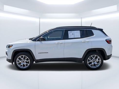 Used 2025 Jeep Compass Limited AWD/4WD image 5