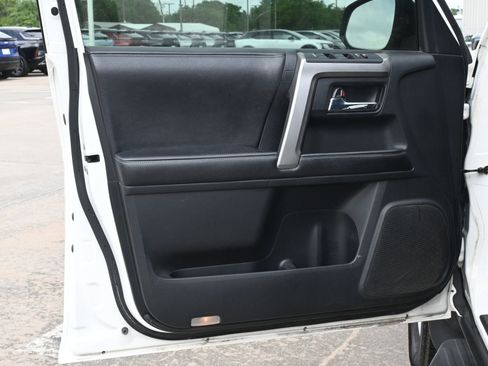 Used 2014 Toyota 4Runner SR5 Premium RWD image 15