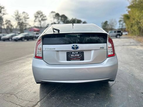Used 2014 Toyota Prius Two image 8