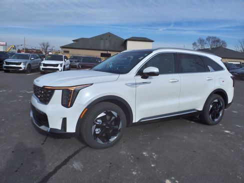 Used 2025 Kia Sorento EX w/ EX Panoramic Sunroof Package image 2