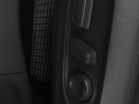 Used 2021 Toyota Sienna XLE image 14