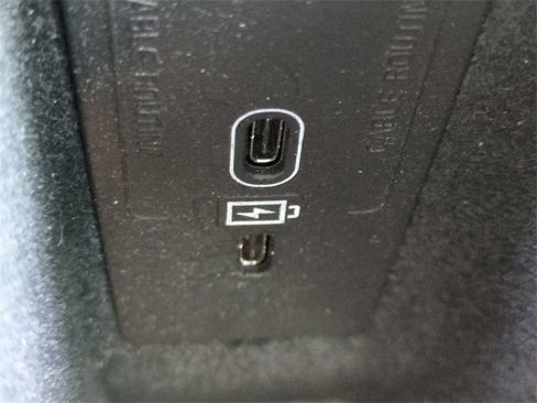 Used 2023 Volvo XC60 B5 Core image 22