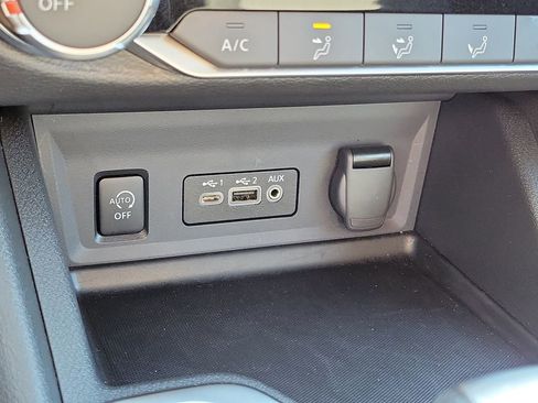 Used 2025 Nissan Sentra SV w/ Trunk Package FWD image 12