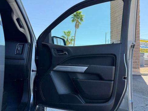 Used 2021 Chevrolet Colorado LT w/ LT Convenience Package image 32