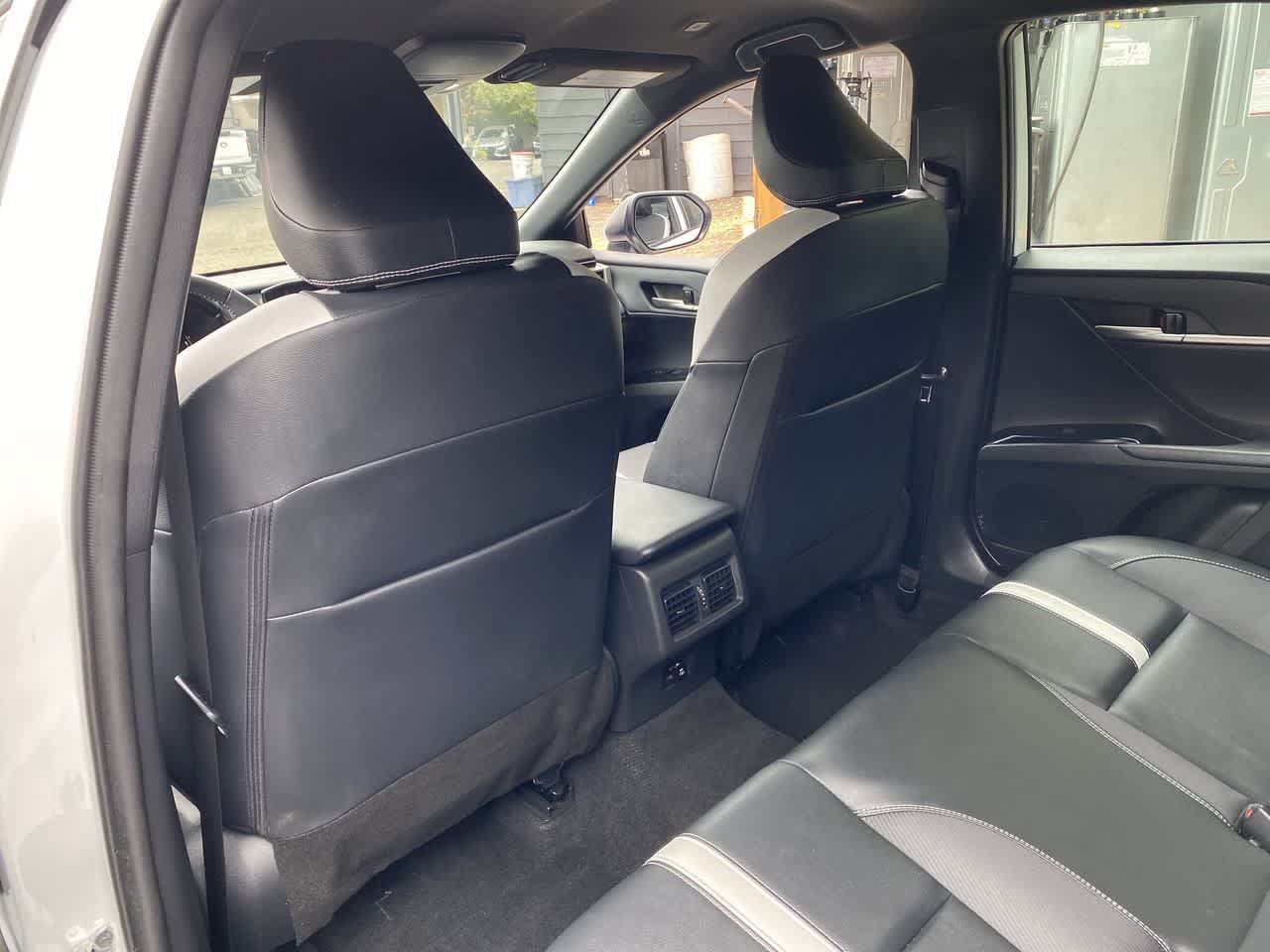 Used 2025 Toyota Camry SE FWD image 15