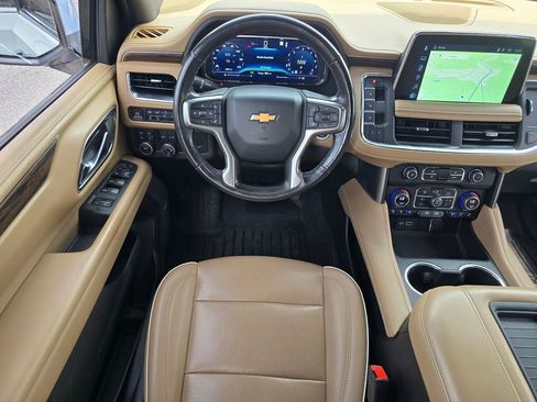 Used 2022 Chevrolet Tahoe Premier AWD/4WD image 17