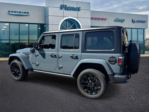 Used 2024 Jeep Wrangler Unlimited w/ Convenience Group AWD/4WD image 3