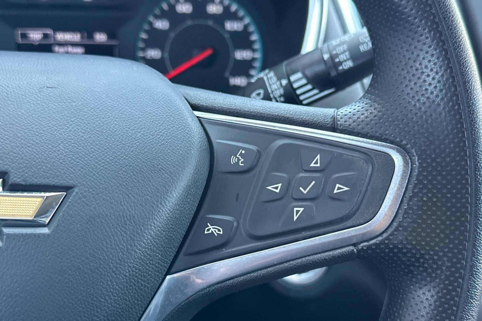 Used 2023 Chevrolet Equinox LS w/ LPO, Floor Liner Package FWD image 30