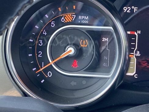 Used 2023 Jeep Wrangler Unlimited Sahara w/ Cold Weather Group AWD/4WD image 18