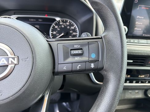 Used 2023 Nissan Rogue SV AWD/4WD image 24