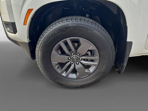 Certified 2025 Nissan Frontier SV AWD/4WD image 10