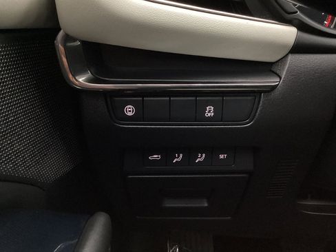 Used 2019 MAZDA MAZDA3 AWD Sedan w/ Premium Package image 40