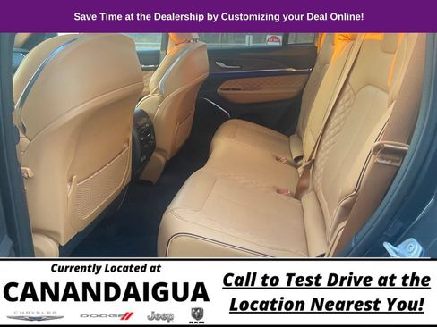 Used 2022 Jeep Grand Cherokee Summit AWD/4WD image 15