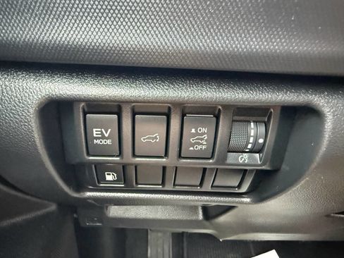 Used 2025 Subaru Forester Limited w/ Popular Package image 30