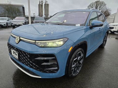 New 2026 Volkswagen Tiguan SEL R-Line image 8