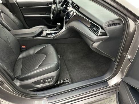 Used 2020 Toyota Camry XSE w/ Navigation Package image 26