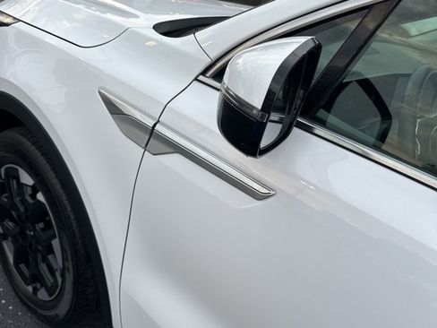 Used 2024 Kia Sorento S image 32