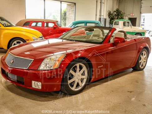 Used 2005 Cadillac XLR RWD image 23