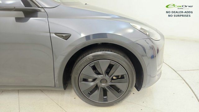 Used 2025 Tesla Model Y Long Range RWD image 21