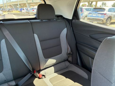 Used 2025 Chevrolet TrailBlazer LT FWD image 30