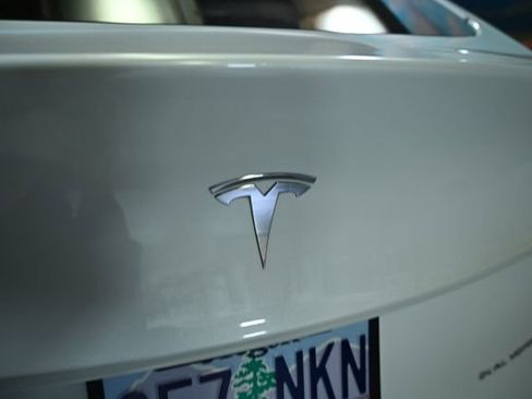 Used 2022 Tesla Model Y Long Range image 14