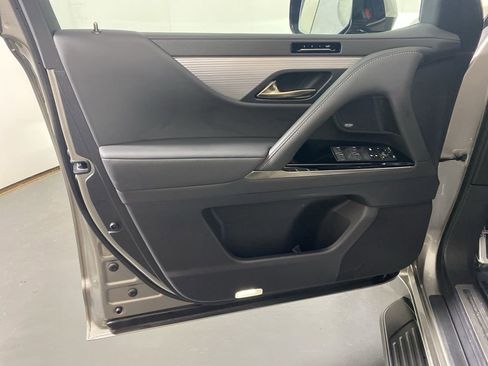 Used 2024 Lexus LX 600 F Sport image 23