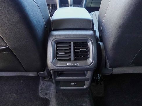 Used 2022 Volkswagen Taos SE image 24