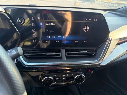 Used 2026 Chevrolet Trax RS w/ Sunroof Package FWD image 15