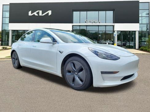 Used 2020 Tesla Model 3 Standard Range Plus RWD image 1