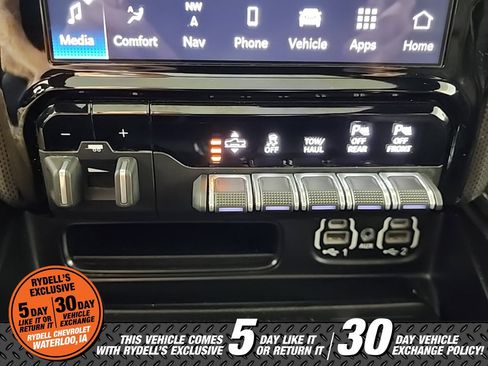 Used 2022 RAM 1500 Limited w/ Body Color Bumper Group image 31