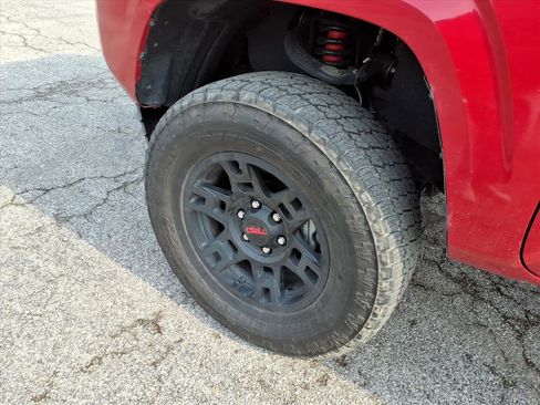 Used 2022 Toyota Tacoma SR image 9