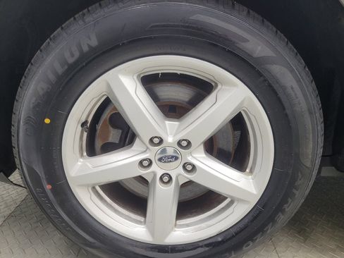 Used 2017 Ford Explorer XLT AWD/4WD image 31