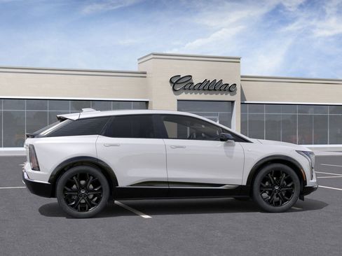 New 2025 Cadillac Optiq Sport 1 w/ LPO, ONYX Package image 5