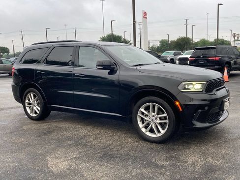 Used 2024 Dodge Durango GT RWD image 2