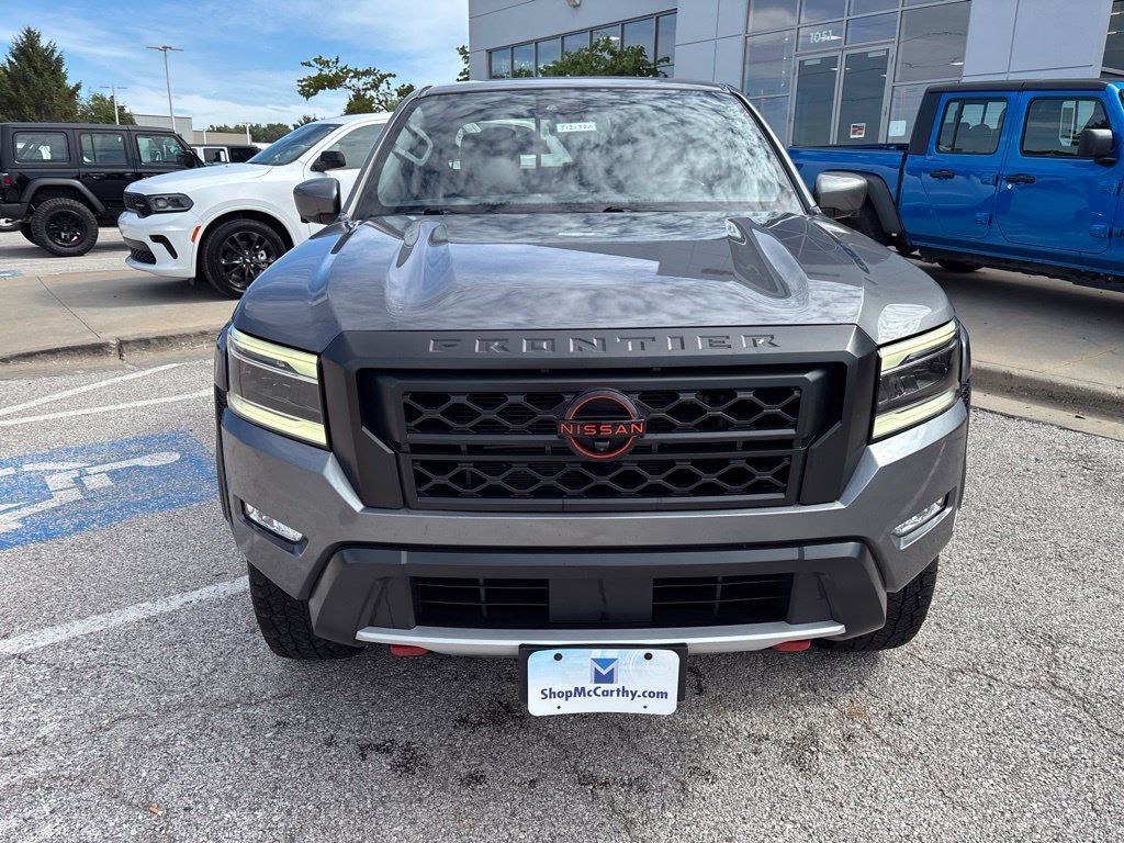 Used 2022 Nissan Frontier PRO-4X AWD/4WD image 3