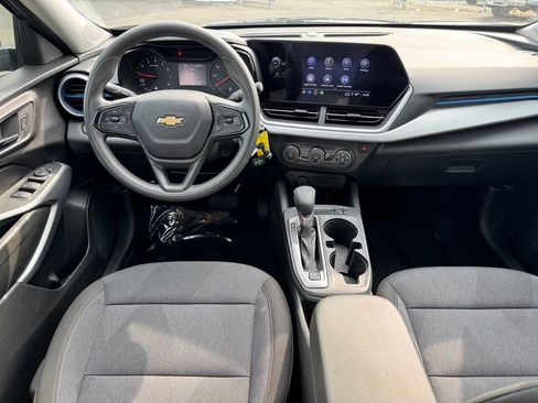 Used 2024 Chevrolet Trax LS FWD image 5