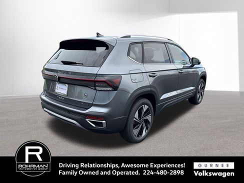New 2026 Volkswagen Taos SE AWD/4WD image 9