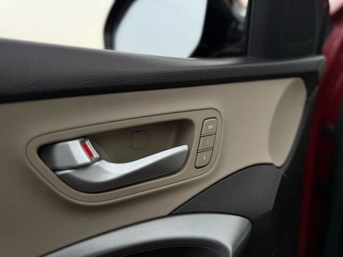 Used 2016 Hyundai Santa Fe Limited w/ Option Group 04 image 21