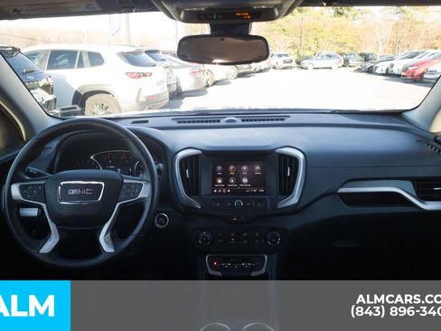 Used 2024 GMC Terrain SLE image 20