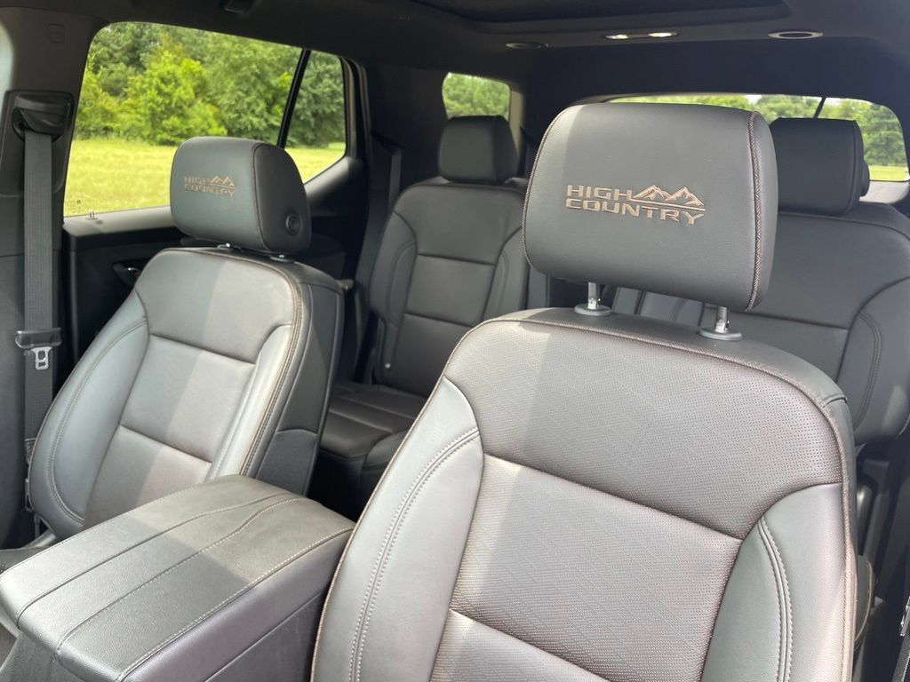 Used 2023 Chevrolet Traverse High Country w/ LPO, Floor Liner Package AWD/4WD image 30