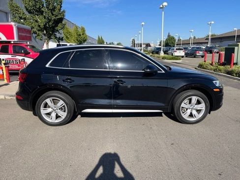 Used 2019 Audi Q5 2.0T Premium Plus w/ Premium Plus Package AWD/4WD image 4