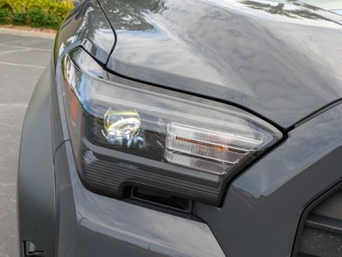 Used 2025 Toyota 4Runner TRD Off-Road Premium AWD/4WD image 9