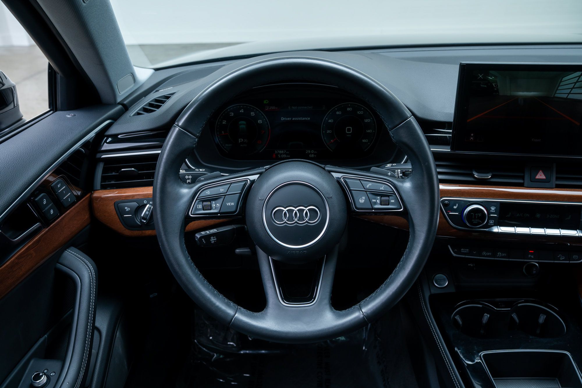 Used 2022 Audi A4 2.0T allroad Premium Plus AWD/4WD image 11
