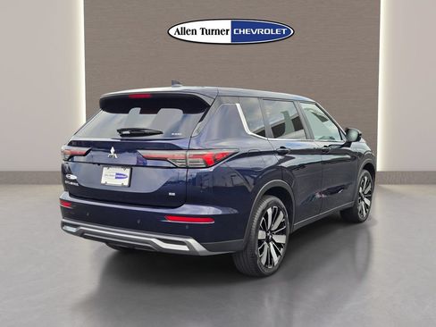 Used 2025 Mitsubishi Outlander AWD image 6