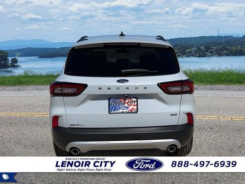Used 2025 Ford Escape SE w/ PHEV Premium Package FWD image 4