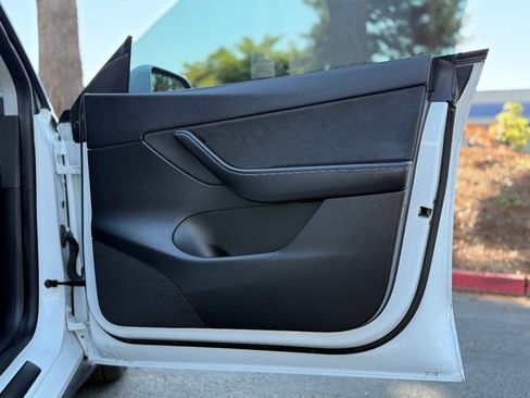Used 2022 Tesla Model Y Performance AWD/4WD image 15