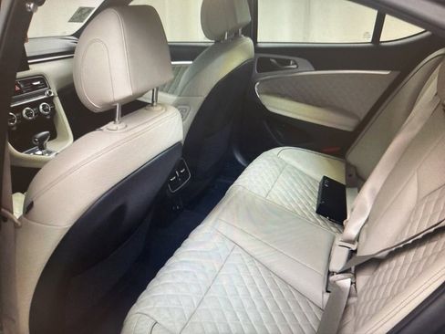 Used 2023 Genesis G70 3.3T w/ Sport Prestige Package image 9
