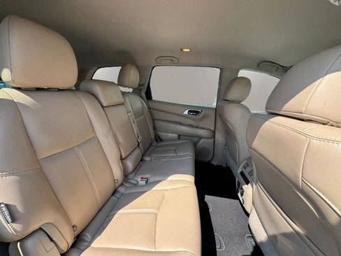 Used 2018 Nissan Pathfinder SL FWD image 13